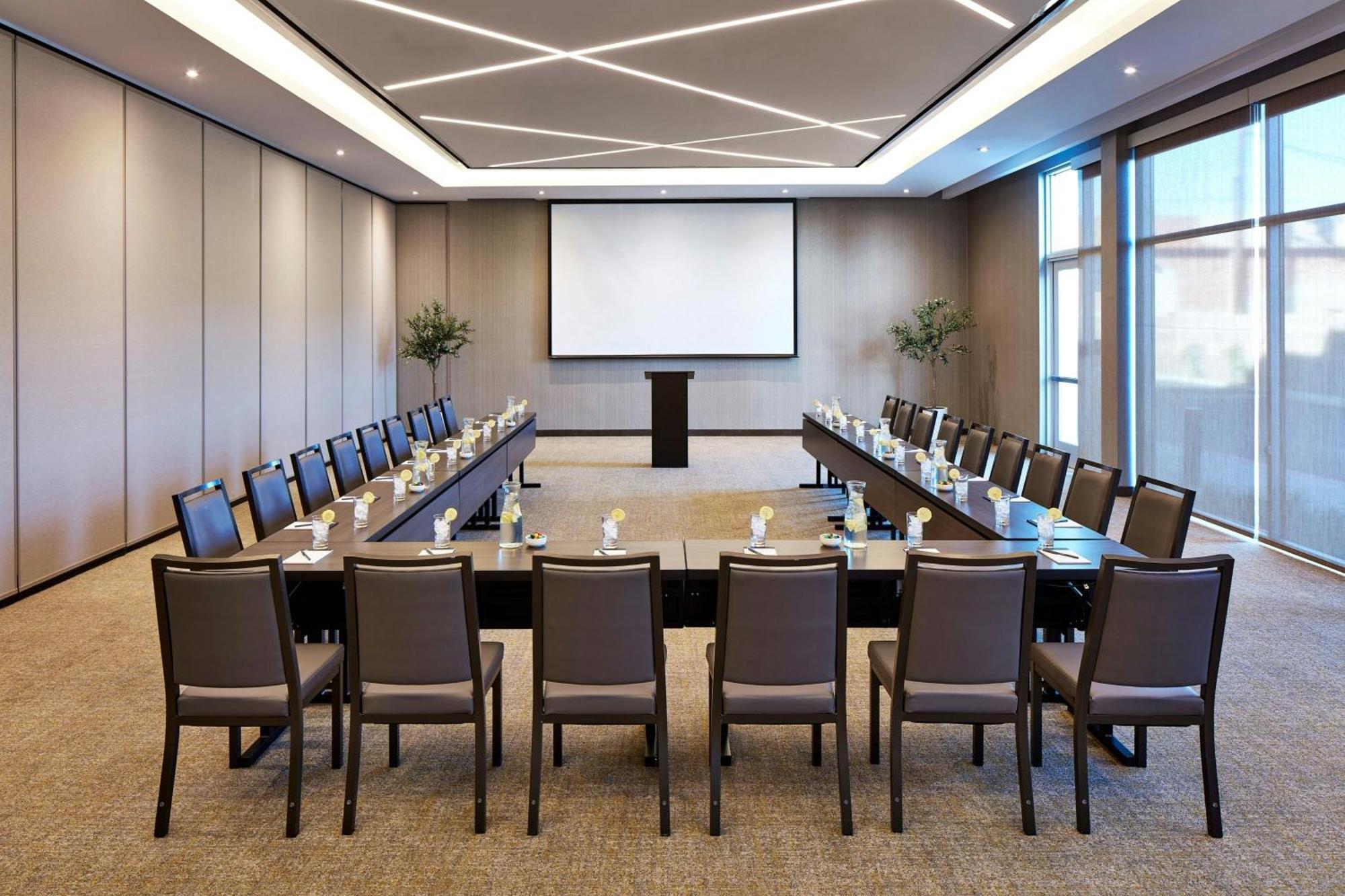 Springhill Suites By Marriott Los Angeles Downey Bagian luar foto